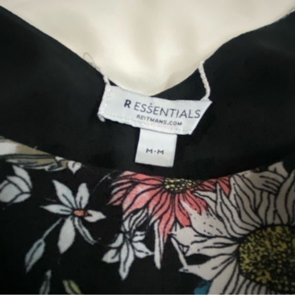 🎈Essentials by Ritmans black floral  tops. M size - Picture 2 of 5